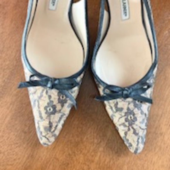 Manolo Blahnik Lace slingback - Picture 2 of 5